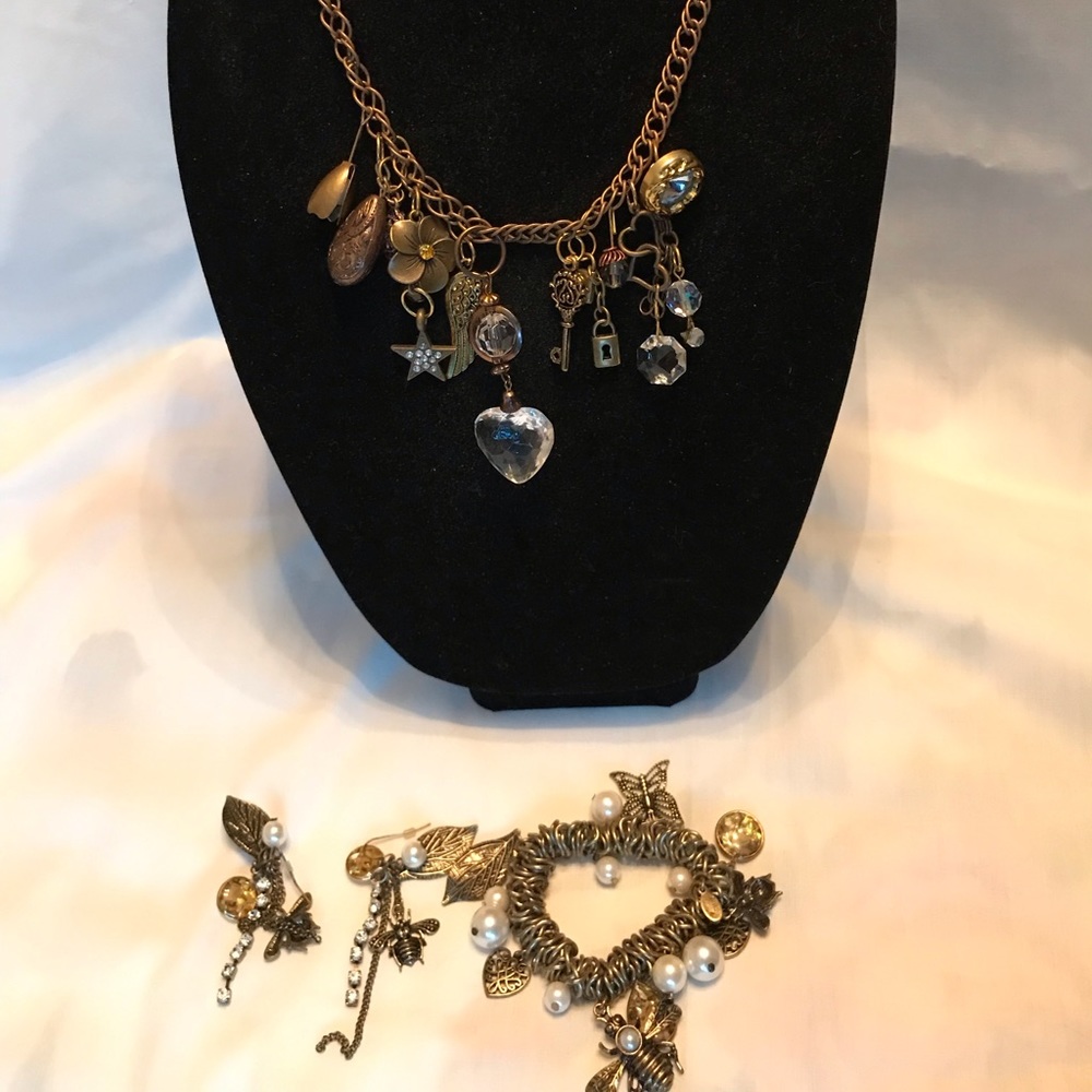 Unique Necklace with matching Earrings & Bracelet